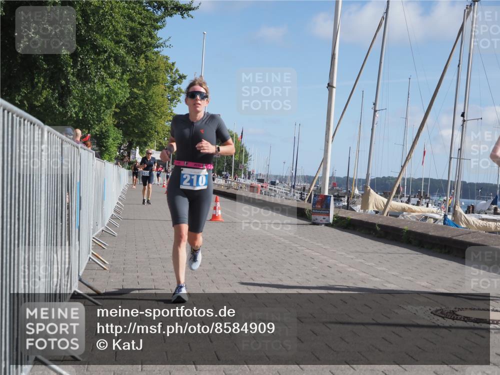 17.08.2025 - KN Förde Triathlon 2025 KatJ http://msf.ph/oto/8584909 17.08.2025 10:33:49 Laufen 190, 210 meine-sportfotos.de