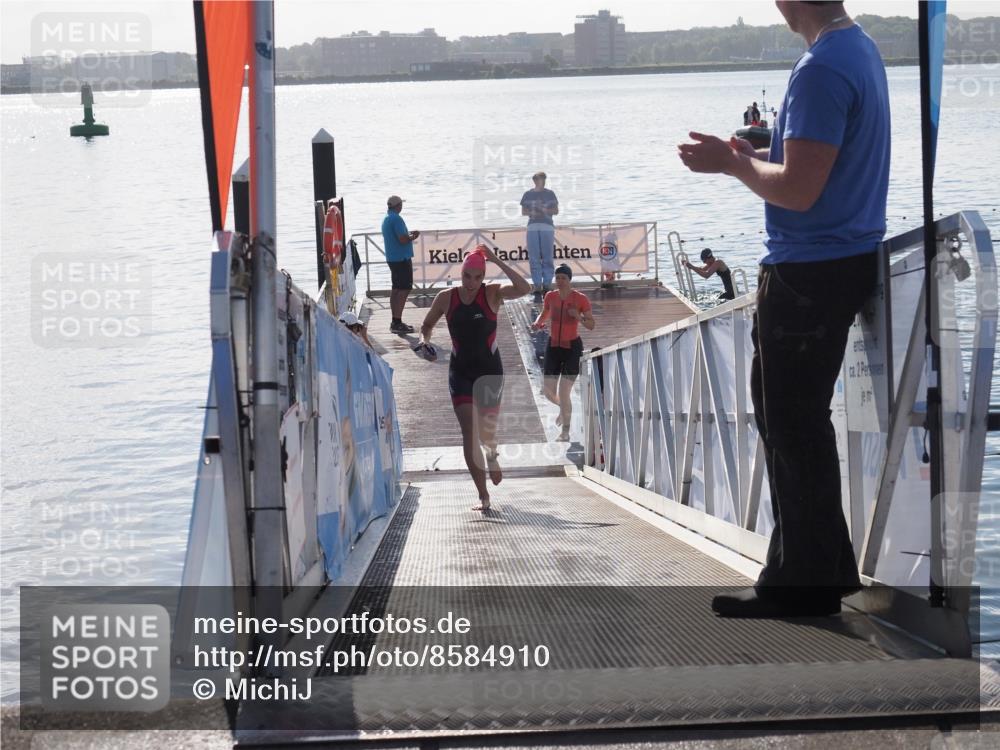 17.08.2025 - KN Förde Triathlon 2025 MichiJ http://msf.ph/oto/8584910 17.08.2025 09:23:16 Schwimmen 225, 237, 218, 225, 237 meine-sportfotos.de