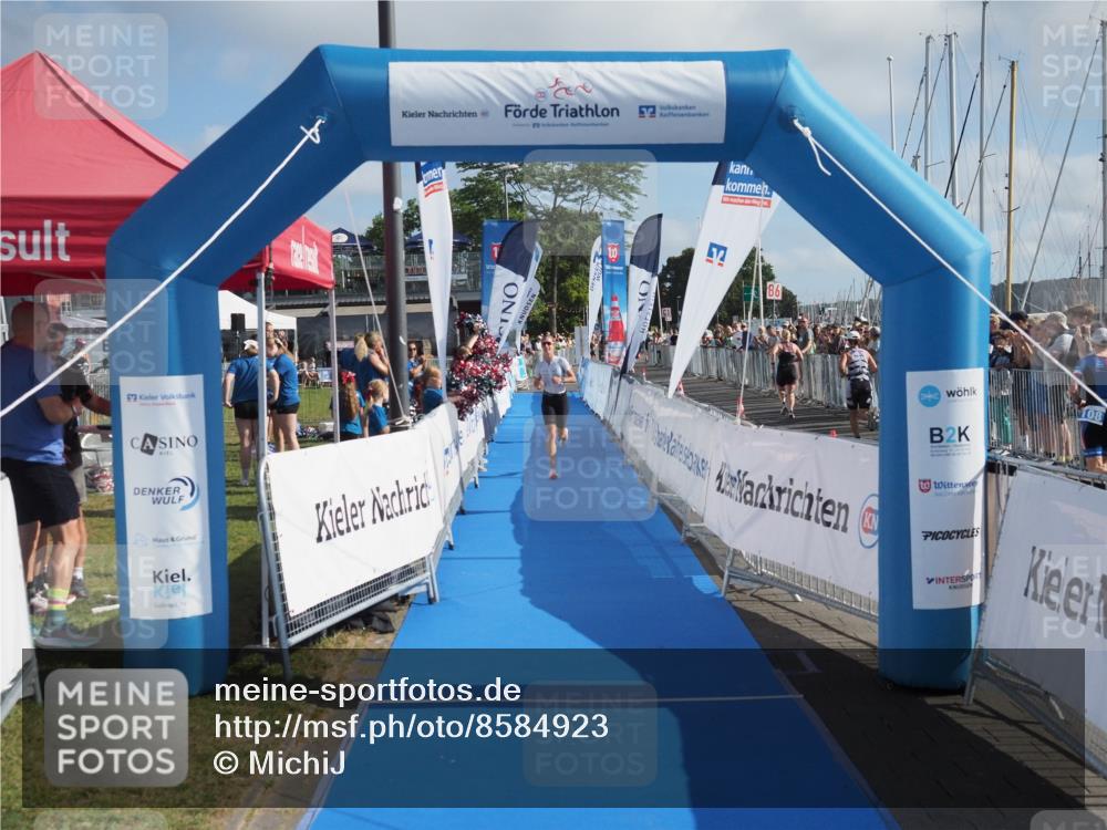 17.08.2025 - KN Förde Triathlon 2025 MichiJ http://msf.ph/oto/8584923 17.08.2025 10:11:03 Laufen 105 meine-sportfotos.de