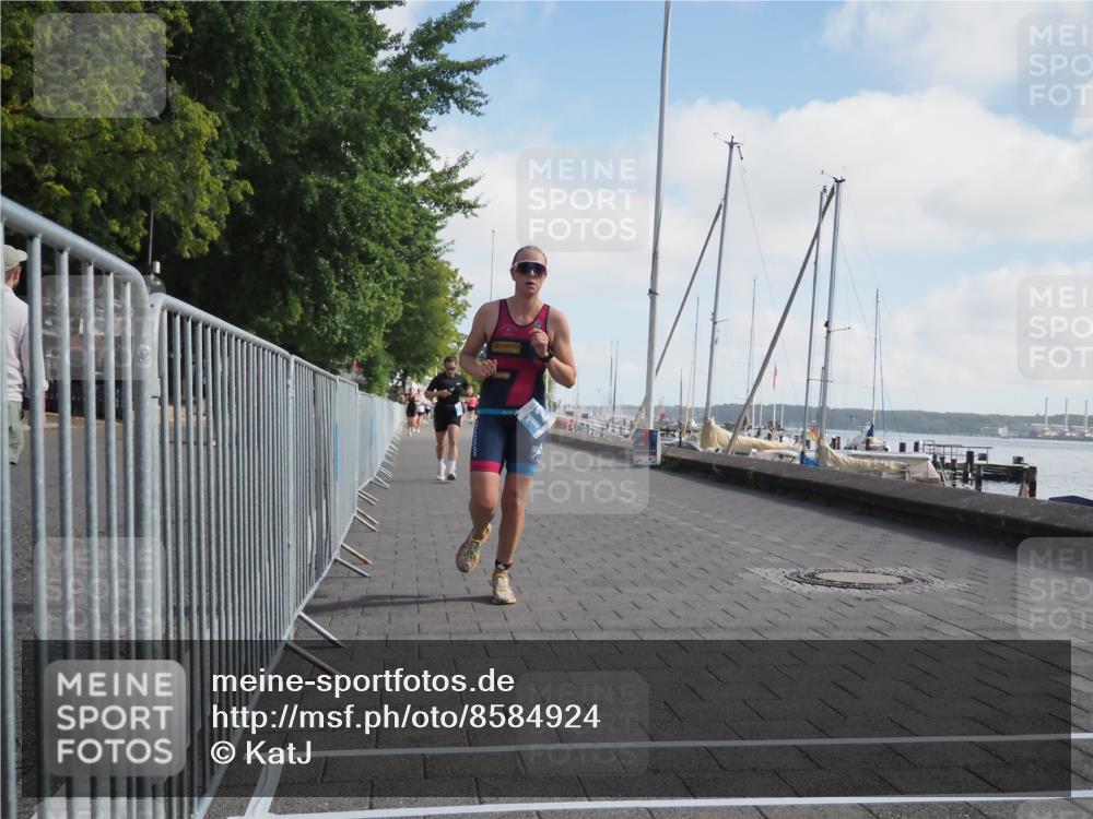 17.08.2025 - KN Förde Triathlon 2025 KatJ http://msf.ph/oto/8584924 17.08.2025 10:10:22 Laufen 121, 228 meine-sportfotos.de