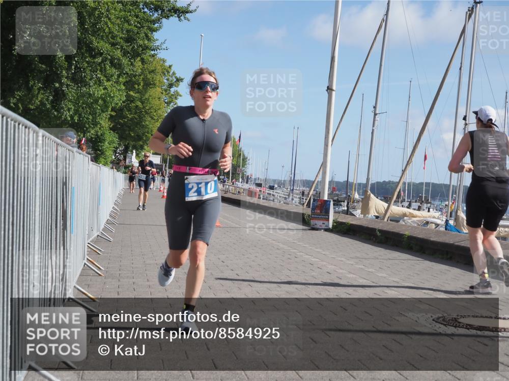17.08.2025 - KN Förde Triathlon 2025 KatJ http://msf.ph/oto/8584925 17.08.2025 10:33:49 Laufen 190, 210 meine-sportfotos.de