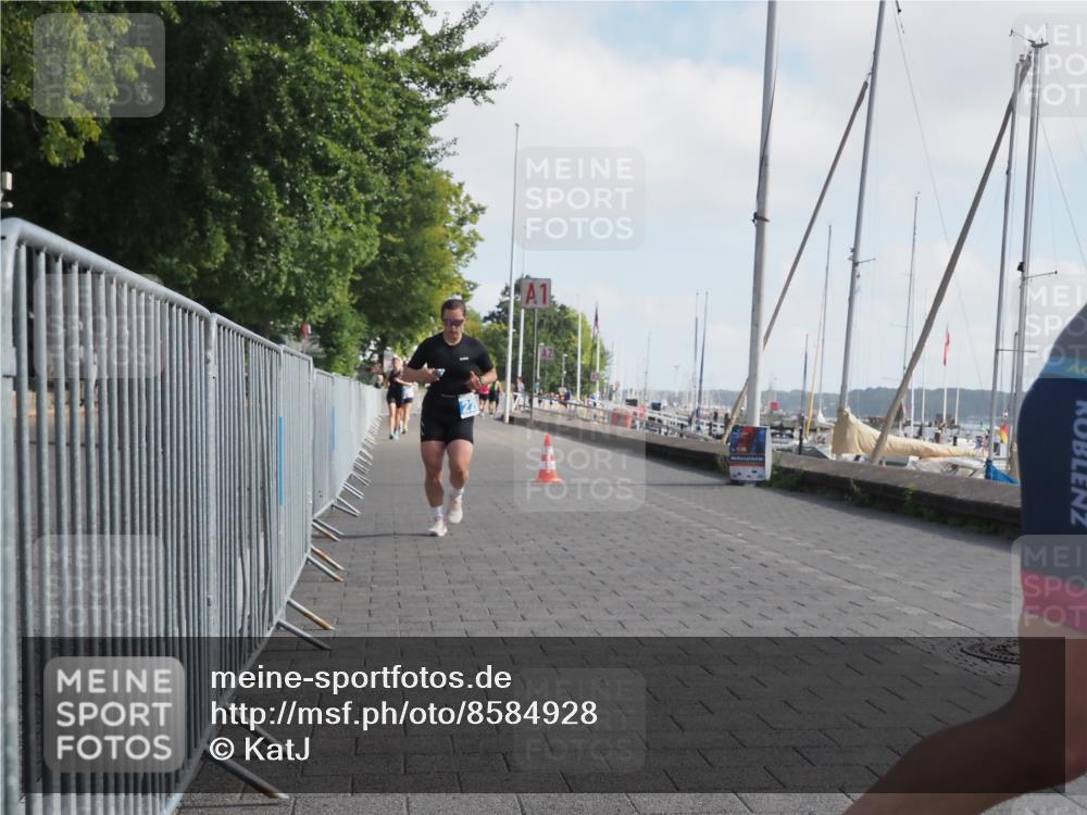 17.08.2025 - KN Förde Triathlon 2025 KatJ http://msf.ph/oto/8584928 17.08.2025 10:10:24 Laufen 121, 228 meine-sportfotos.de