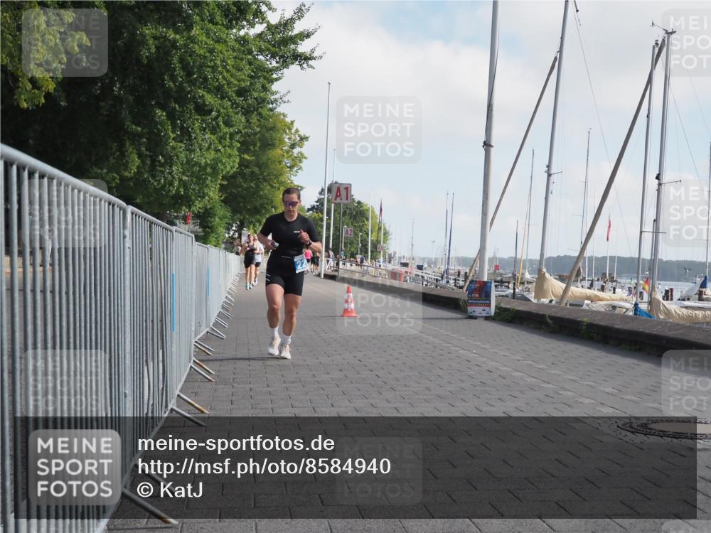 17.08.2025 - KN Förde Triathlon 2025 KatJ http://msf.ph/oto/8584940 17.08.2025 10:10:24 Laufen 121, 228 meine-sportfotos.de