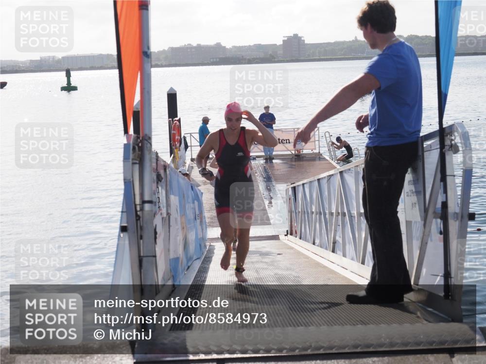 17.08.2025 - KN Förde Triathlon 2025 MichiJ http://msf.ph/oto/8584973 17.08.2025 09:23:17 Schwimmen 225, 237, 218, 225, 237 meine-sportfotos.de