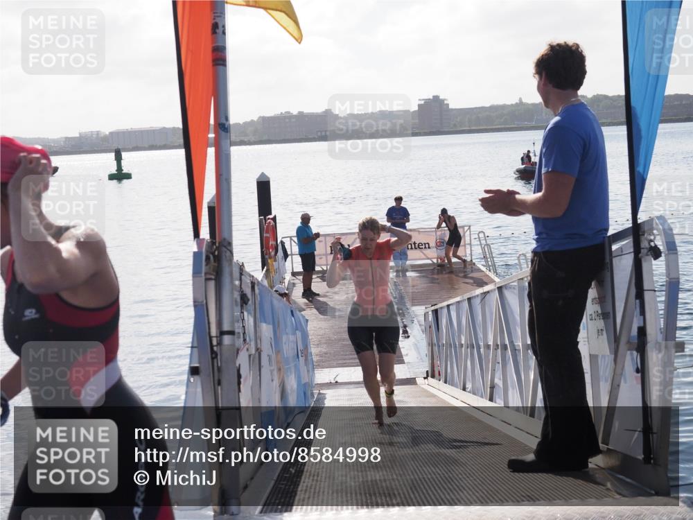 17.08.2025 - KN Förde Triathlon 2025 MichiJ http://msf.ph/oto/8584998 17.08.2025 09:23:20 Schwimmen 225, 237, 218, 225 meine-sportfotos.de
