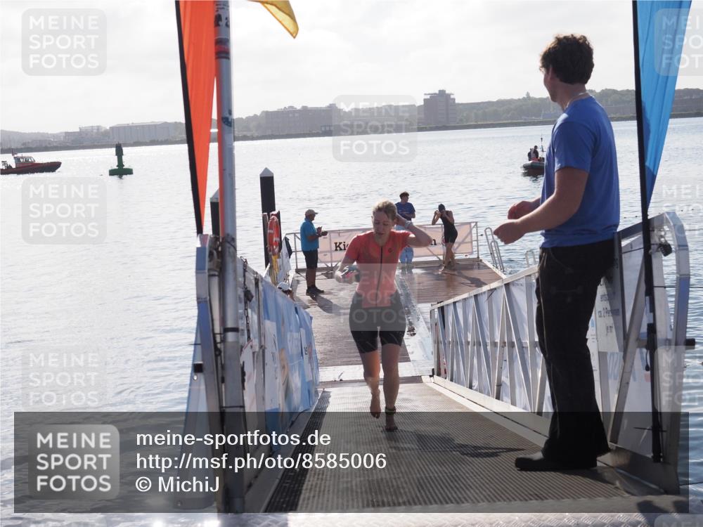17.08.2025 - KN Förde Triathlon 2025 MichiJ http://msf.ph/oto/8585006 17.08.2025 09:23:20 Schwimmen 225, 237, 218, 225 meine-sportfotos.de