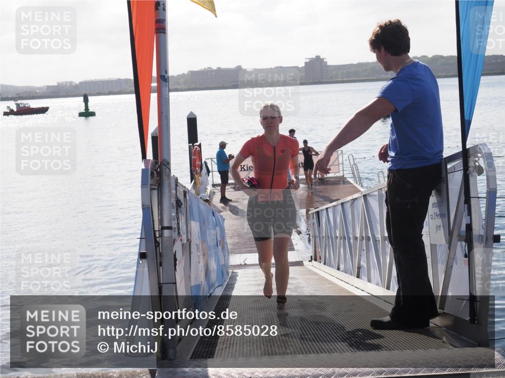17.08.2025 - KN Förde Triathlon 2025 MichiJ http://msf.ph/oto/8585028 17.08.2025 09:23:20 Schwimmen 225, 237, 218, 225 meine-sportfotos.de