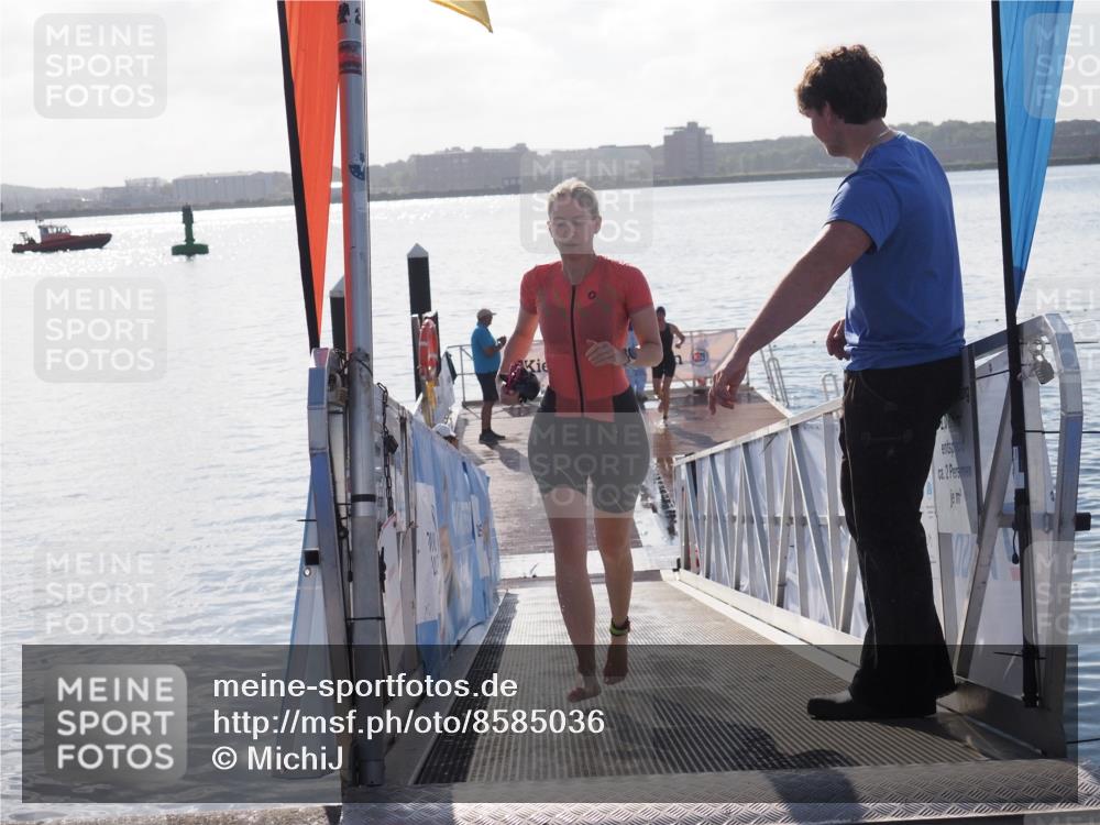 17.08.2025 - KN Förde Triathlon 2025 MichiJ http://msf.ph/oto/8585036 17.08.2025 09:23:21 Schwimmen 225, 237, 218, 225 meine-sportfotos.de
