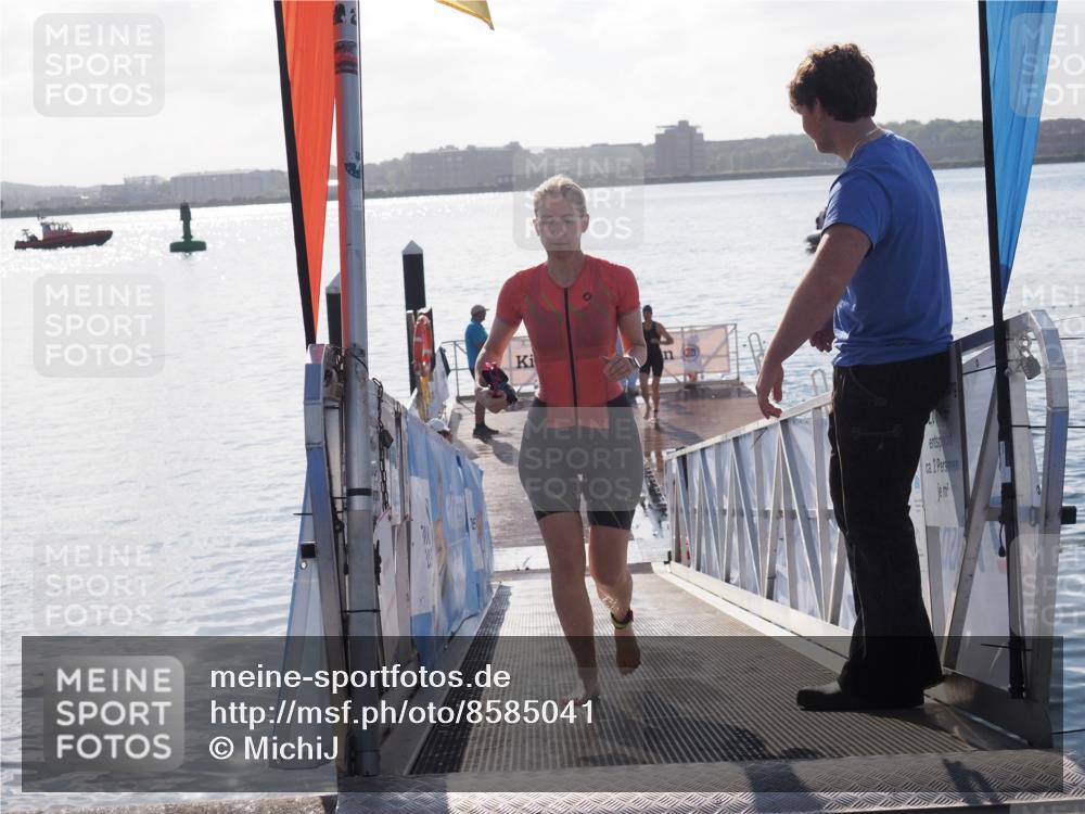 17.08.2025 - KN Förde Triathlon 2025 MichiJ http://msf.ph/oto/8585041 17.08.2025 09:23:21 Schwimmen 225, 237, 218, 225 meine-sportfotos.de
