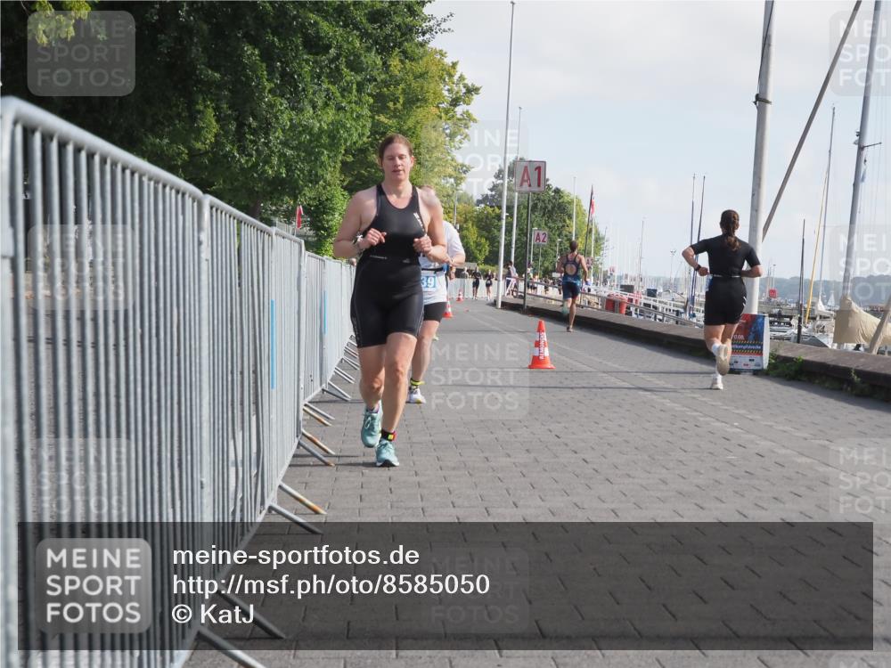 17.08.2025 - KN Förde Triathlon 2025 KatJ http://msf.ph/oto/8585050 17.08.2025 10:10:34 Laufen 110, 139, 185 meine-sportfotos.de