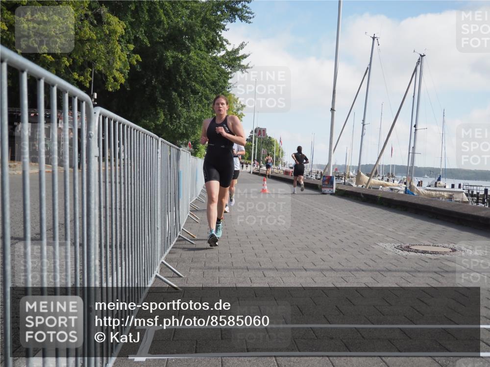 17.08.2025 - KN Förde Triathlon 2025 KatJ http://msf.ph/oto/8585060 17.08.2025 10:10:35 Laufen 110, 139, 185 meine-sportfotos.de