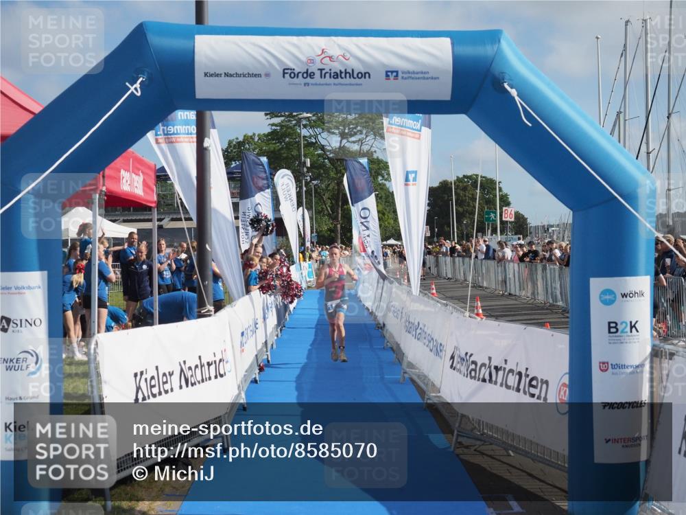 17.08.2025 - KN Förde Triathlon 2025 MichiJ http://msf.ph/oto/8585070 17.08.2025 10:14:59 Laufen 121 meine-sportfotos.de