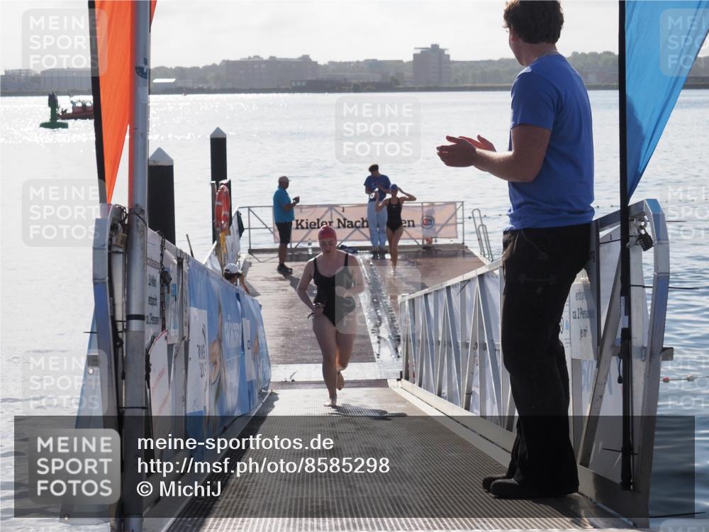 17.08.2025 - KN Förde Triathlon 2025 MichiJ http://msf.ph/oto/8585298 17.08.2025 09:24:35 Schwimmen 243, 118, 243 meine-sportfotos.de