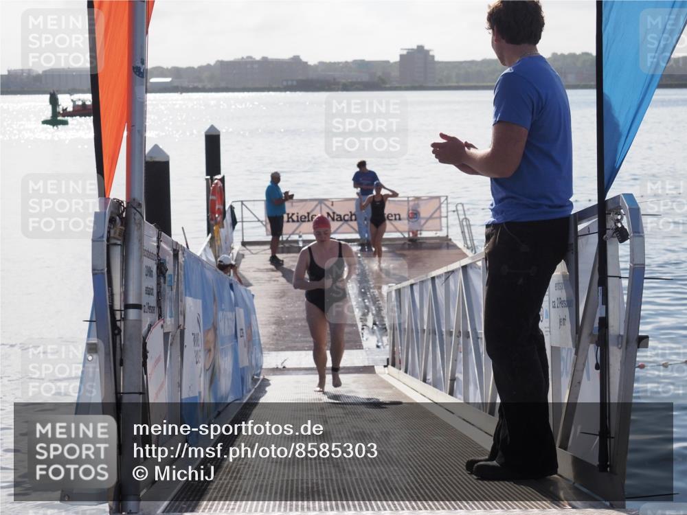 17.08.2025 - KN Förde Triathlon 2025 MichiJ http://msf.ph/oto/8585303 17.08.2025 09:24:35 Schwimmen 243, 118, 243 meine-sportfotos.de