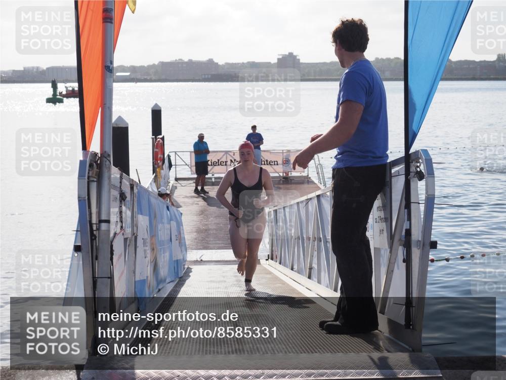 17.08.2025 - KN Förde Triathlon 2025 MichiJ http://msf.ph/oto/8585331 17.08.2025 09:24:36 Schwimmen 243, 118, 243 meine-sportfotos.de