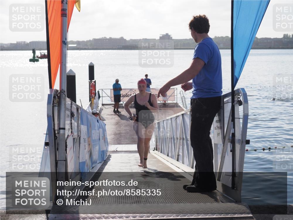 17.08.2025 - KN Förde Triathlon 2025 MichiJ http://msf.ph/oto/8585335 17.08.2025 09:24:36 Schwimmen 243, 118, 243 meine-sportfotos.de