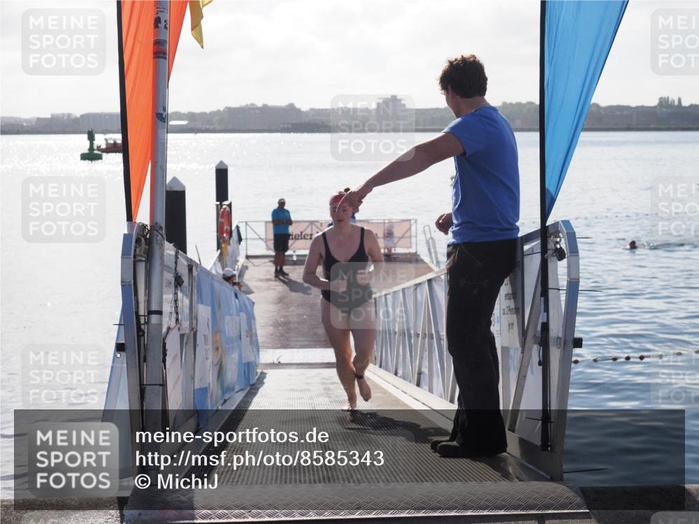 17.08.2025 - KN Förde Triathlon 2025 MichiJ http://msf.ph/oto/8585343 17.08.2025 09:24:36 Schwimmen 243, 118, 243 meine-sportfotos.de