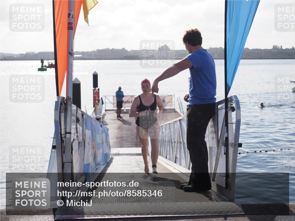 17.08.2025 - KN Förde Triathlon 2025 MichiJ http://msf.ph/oto/8585346 17.08.2025 09:24:36 Schwimmen 243, 118, 243 meine-sportfotos.de