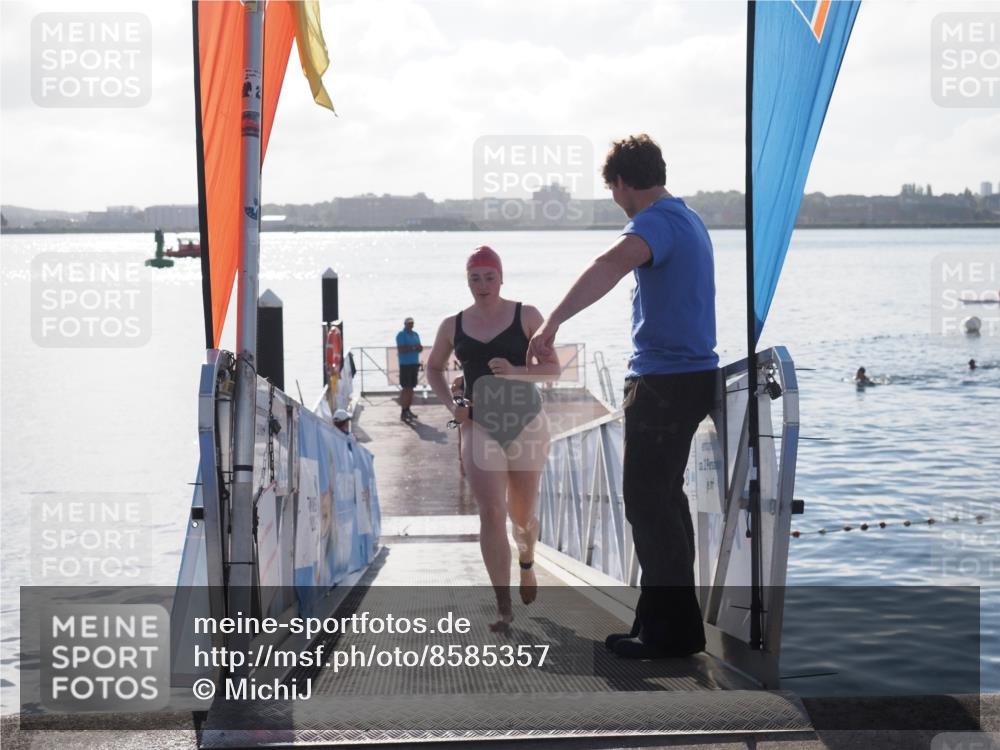 17.08.2025 - KN Förde Triathlon 2025 MichiJ http://msf.ph/oto/8585357 17.08.2025 09:24:37 Schwimmen 243, 118, 243 meine-sportfotos.de