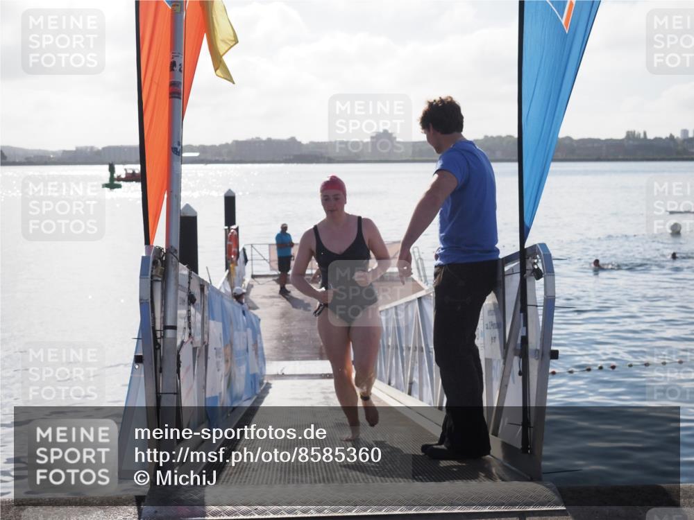 17.08.2025 - KN Förde Triathlon 2025 MichiJ http://msf.ph/oto/8585360 17.08.2025 09:24:37 Schwimmen 243, 118, 243 meine-sportfotos.de
