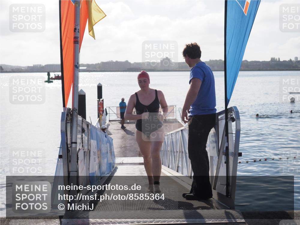 17.08.2025 - KN Förde Triathlon 2025 MichiJ http://msf.ph/oto/8585364 17.08.2025 09:24:37 Schwimmen 243, 118, 243 meine-sportfotos.de