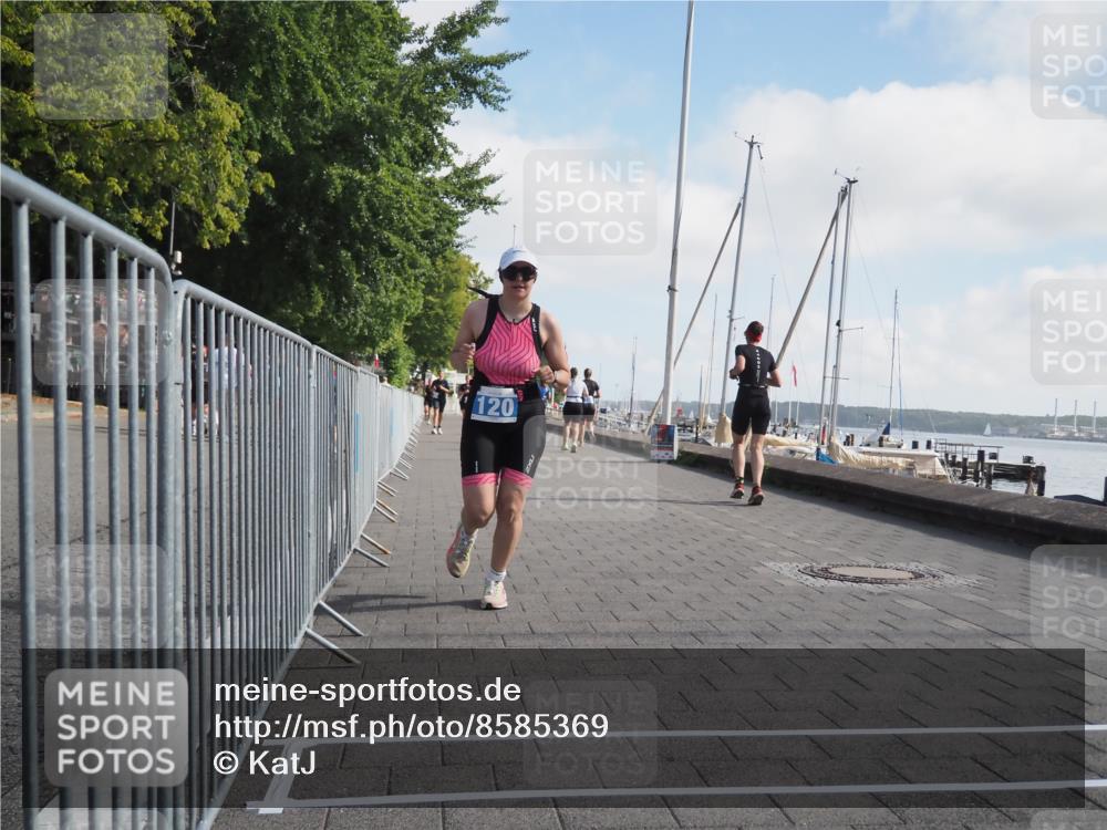 17.08.2025 - KN Förde Triathlon 2025 KatJ http://msf.ph/oto/8585369 17.08.2025 10:10:56 Laufen 120, 241 meine-sportfotos.de