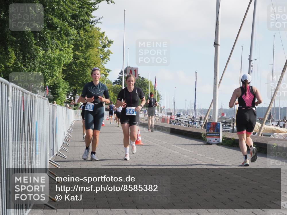 17.08.2025 - KN Förde Triathlon 2025 KatJ http://msf.ph/oto/8585382 17.08.2025 10:11:03 Laufen 189, 240, 241 meine-sportfotos.de