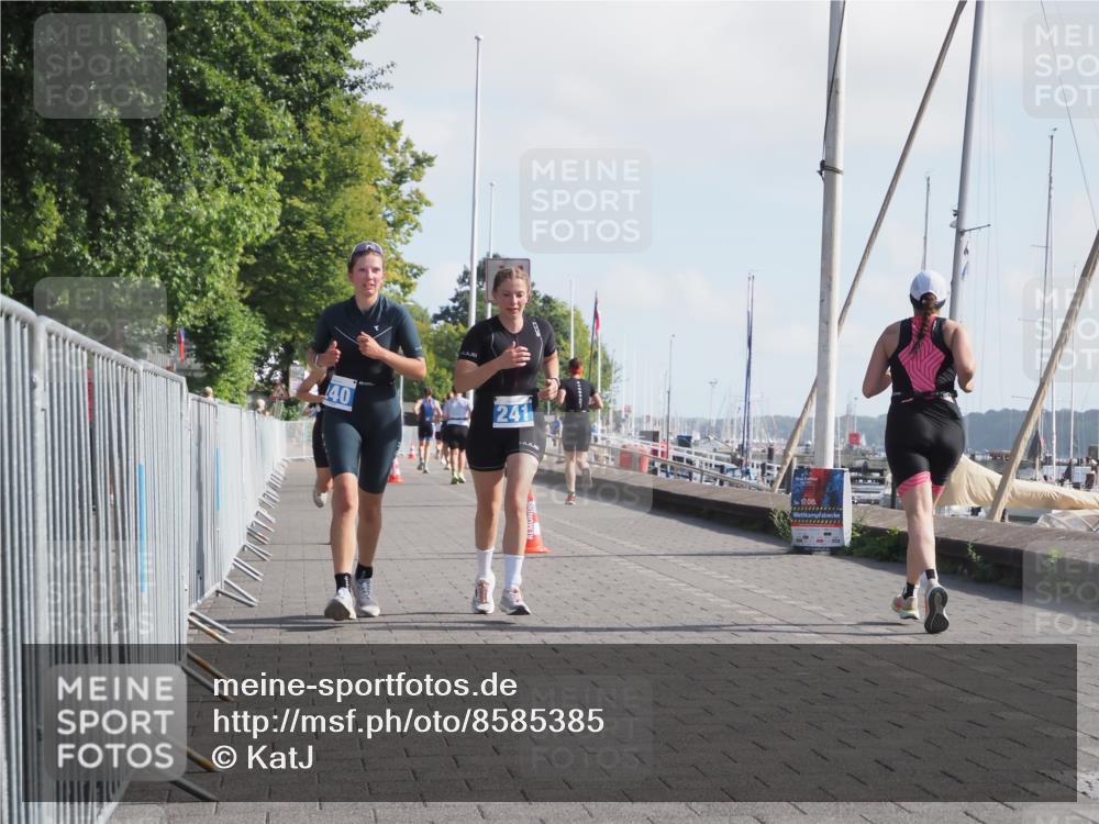 17.08.2025 - KN Förde Triathlon 2025 KatJ http://msf.ph/oto/8585385 17.08.2025 10:11:03 Laufen 189, 240, 241 meine-sportfotos.de