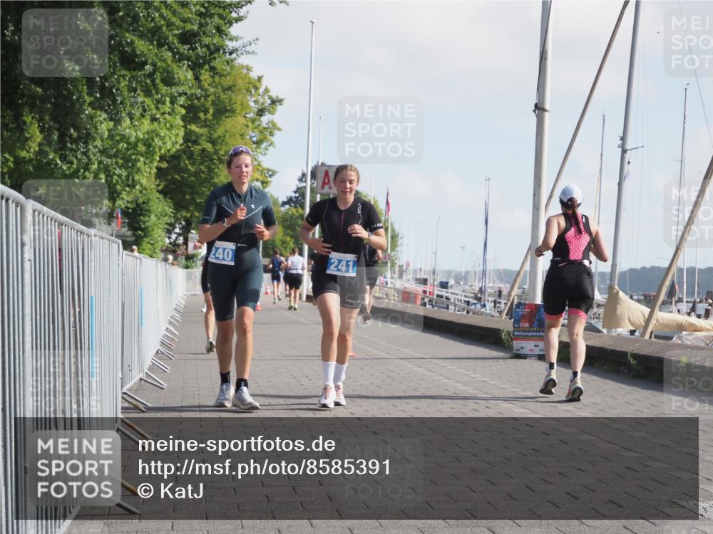 17.08.2025 - KN Förde Triathlon 2025 KatJ http://msf.ph/oto/8585391 17.08.2025 10:11:04 Laufen 189, 240, 241 meine-sportfotos.de