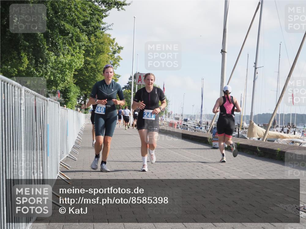 17.08.2025 - KN Förde Triathlon 2025 KatJ http://msf.ph/oto/8585398 17.08.2025 10:11:04 Laufen 189, 240, 241 meine-sportfotos.de