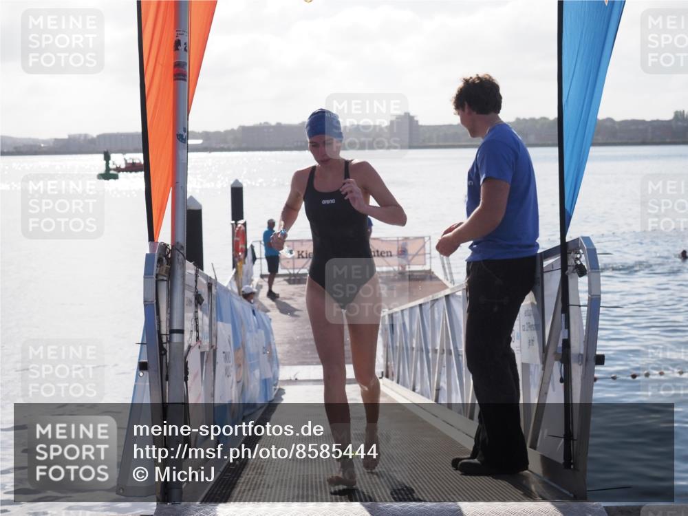 17.08.2025 - KN Förde Triathlon 2025 MichiJ http://msf.ph/oto/8585444 17.08.2025 09:24:41 Schwimmen 118, 243, 118 meine-sportfotos.de