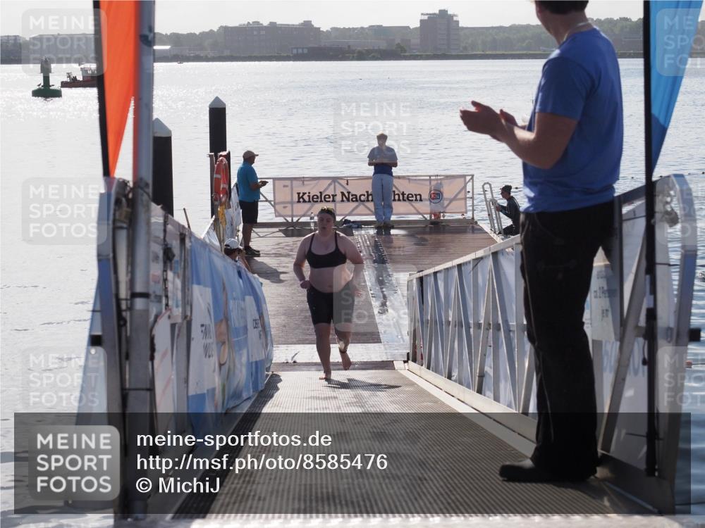 17.08.2025 - KN Förde Triathlon 2025 MichiJ http://msf.ph/oto/8585476 17.08.2025 09:25:01 Schwimmen 251, 248, 251 meine-sportfotos.de