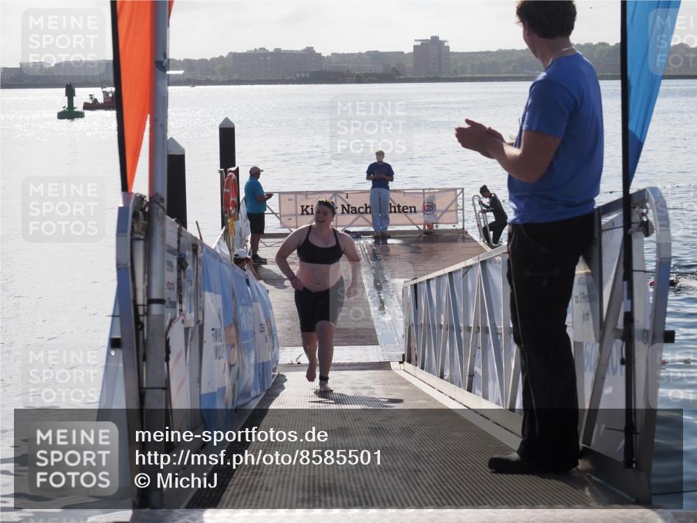 17.08.2025 - KN Förde Triathlon 2025 MichiJ http://msf.ph/oto/8585501 17.08.2025 09:25:02 Schwimmen 251, 248, 251 meine-sportfotos.de
