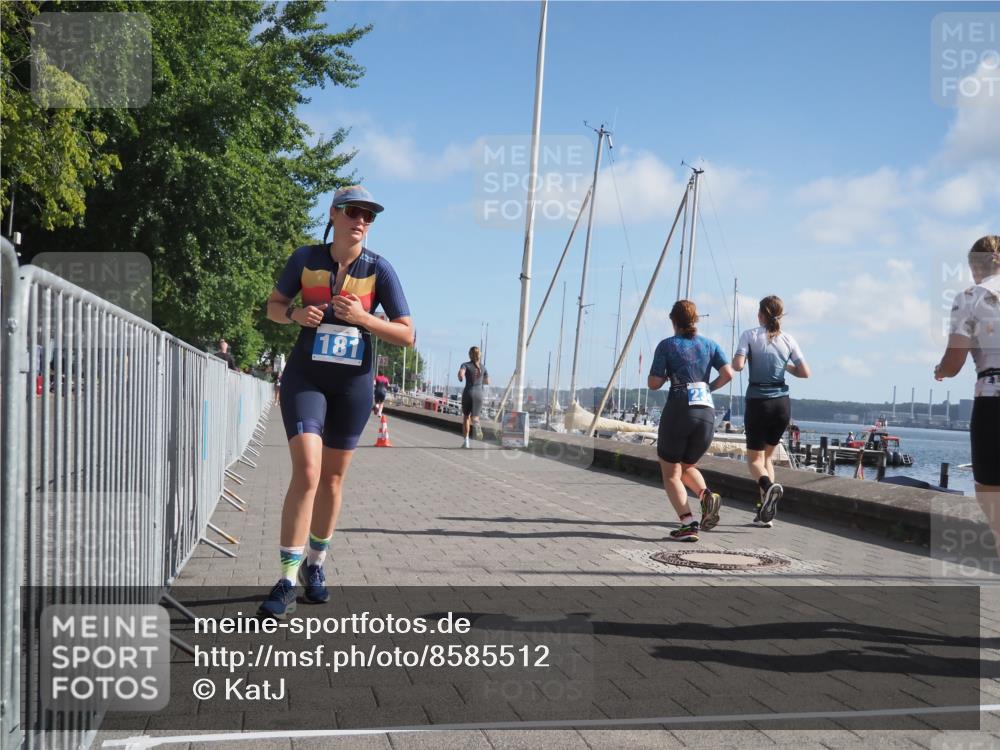 17.08.2025 - KN Förde Triathlon 2025 KatJ http://msf.ph/oto/8585512 17.08.2025 10:34:30 Laufen 181 meine-sportfotos.de