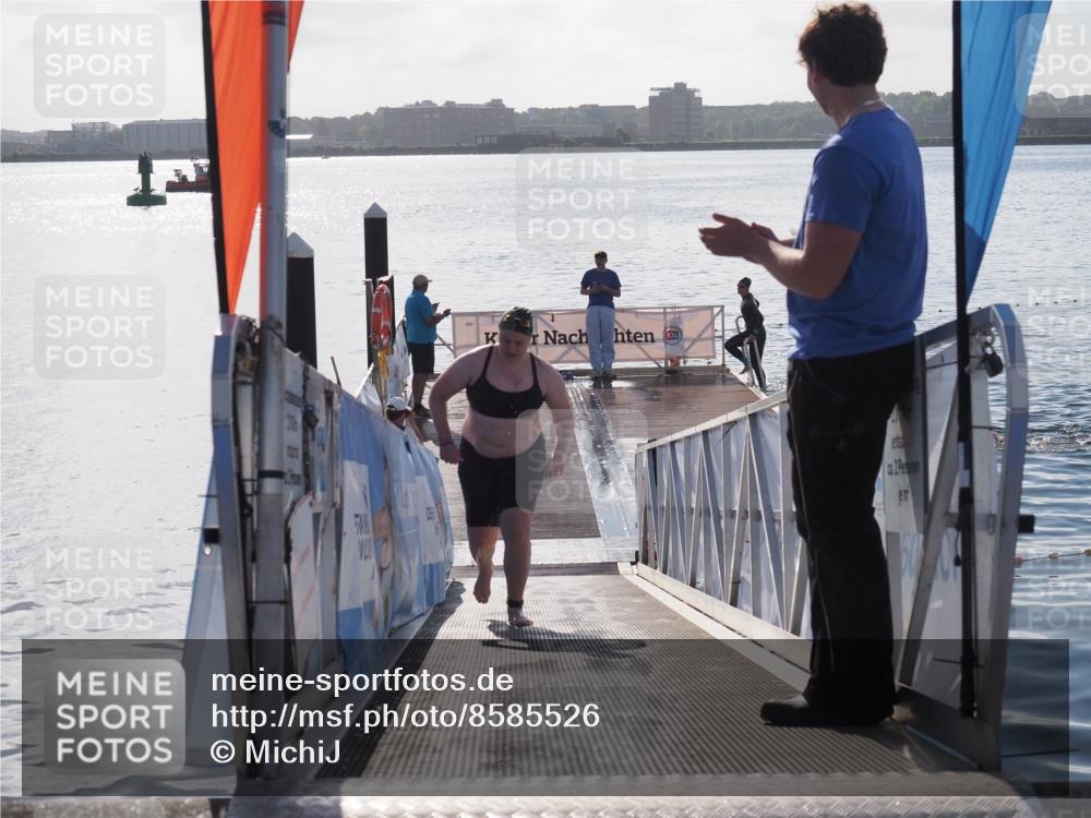 17.08.2025 - KN Förde Triathlon 2025 MichiJ http://msf.ph/oto/8585526 17.08.2025 09:25:03 Schwimmen 251, 199, 248, 251 meine-sportfotos.de