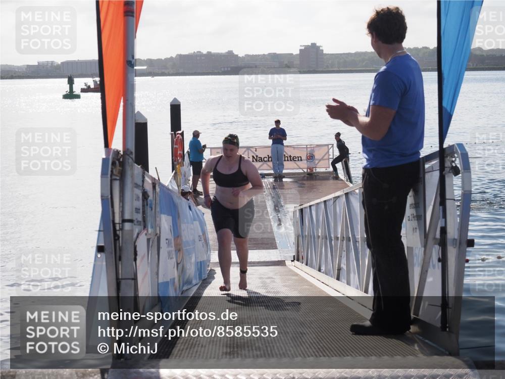17.08.2025 - KN Förde Triathlon 2025 MichiJ http://msf.ph/oto/8585535 17.08.2025 09:25:03 Schwimmen 251, 199, 248, 251 meine-sportfotos.de