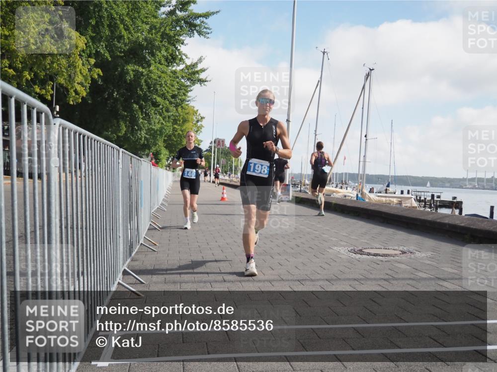 17.08.2025 - KN Förde Triathlon 2025 KatJ http://msf.ph/oto/8585536 17.08.2025 10:11:14 Laufen 140, 179, 198 meine-sportfotos.de