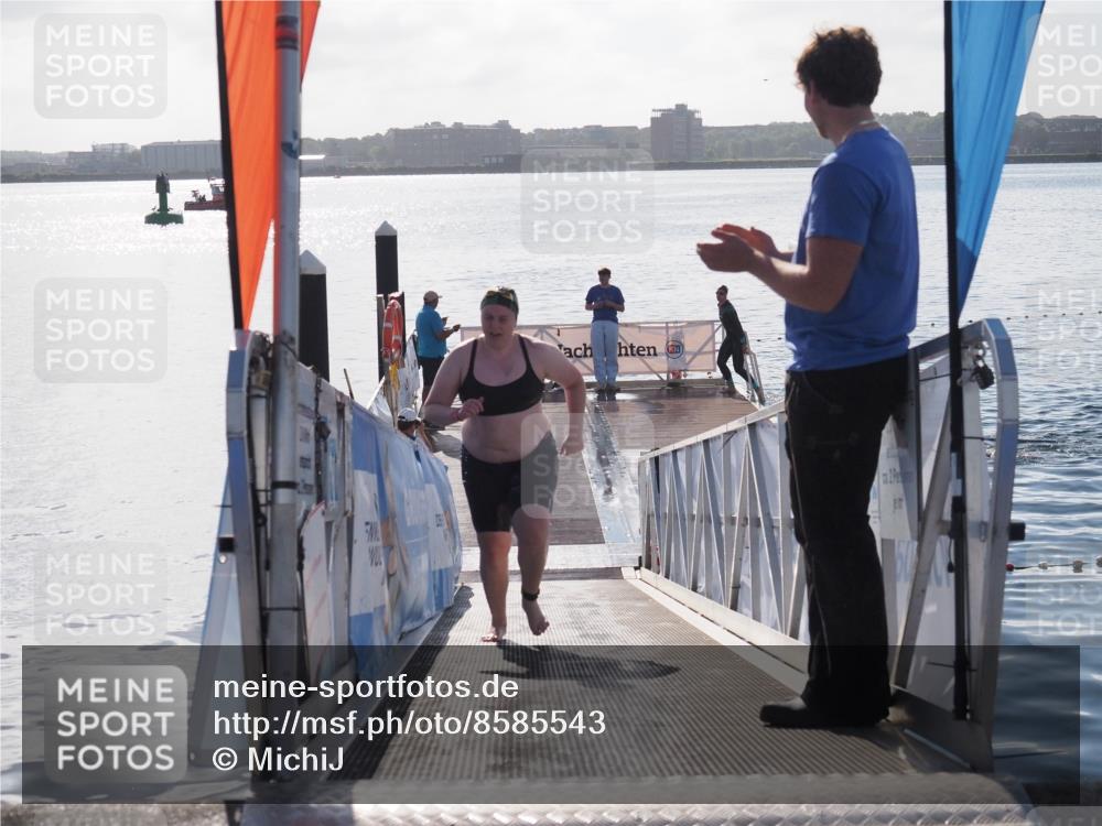 17.08.2025 - KN Förde Triathlon 2025 MichiJ http://msf.ph/oto/8585543 17.08.2025 09:25:03 Schwimmen 251, 199, 248, 251 meine-sportfotos.de