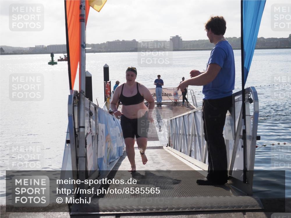 17.08.2025 - KN Förde Triathlon 2025 MichiJ http://msf.ph/oto/8585565 17.08.2025 09:25:04 Schwimmen 251, 199, 248, 251 meine-sportfotos.de