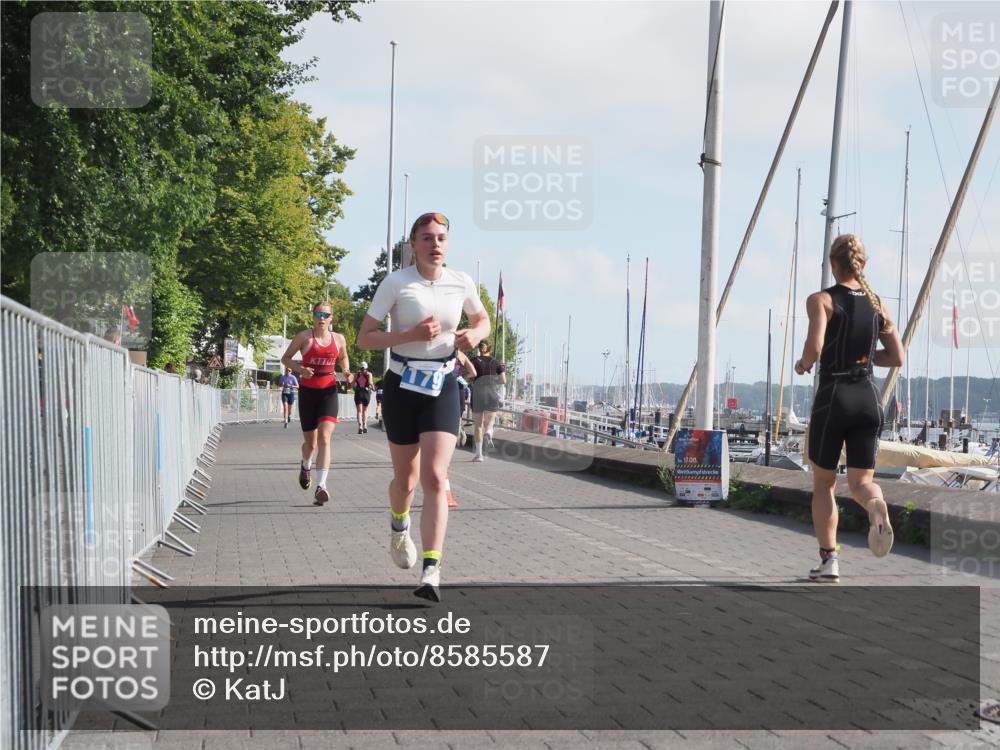 17.08.2025 - KN Förde Triathlon 2025 KatJ http://msf.ph/oto/8585587 17.08.2025 10:11:19 Laufen 101, 140, 179 meine-sportfotos.de