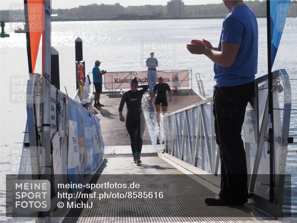 17.08.2025 - KN Förde Triathlon 2025 MichiJ http://msf.ph/oto/8585616 17.08.2025 09:25:14 Schwimmen 248, 251, 199, 248 meine-sportfotos.de