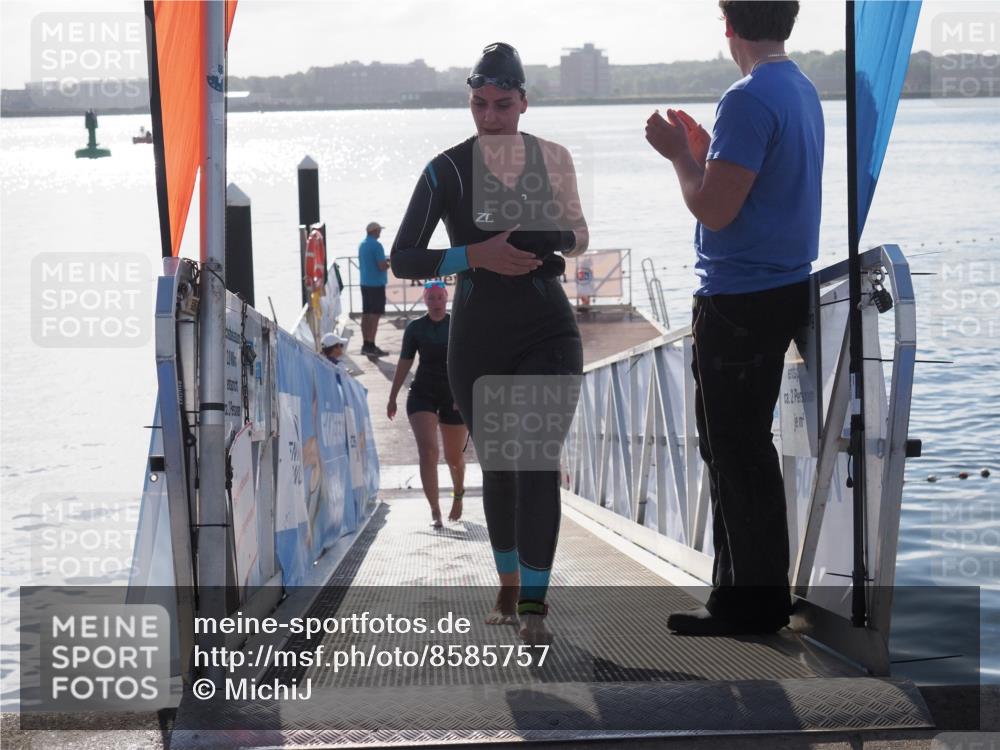 17.08.2025 - KN Förde Triathlon 2025 MichiJ http://msf.ph/oto/8585757 17.08.2025 09:25:19 Schwimmen 199, 248, 199 meine-sportfotos.de