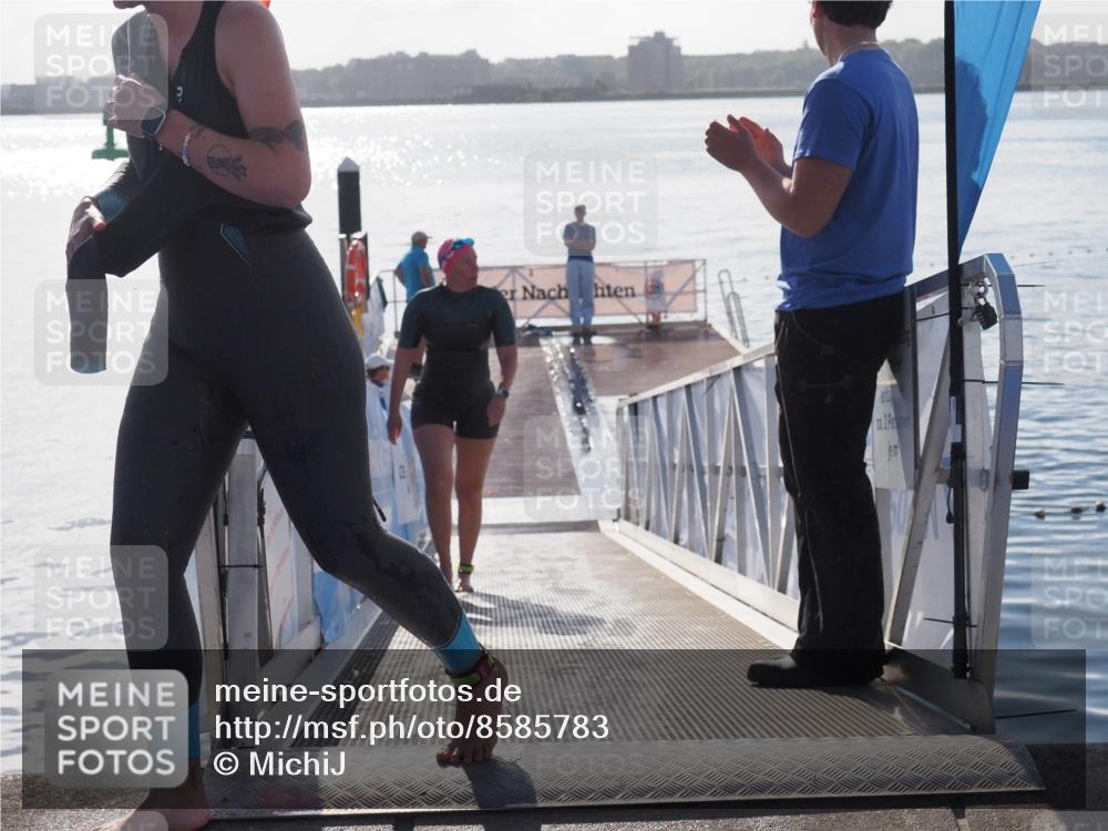 17.08.2025 - KN Förde Triathlon 2025 MichiJ http://msf.ph/oto/8585783 17.08.2025 09:25:21 Schwimmen 199, 248, 199 meine-sportfotos.de