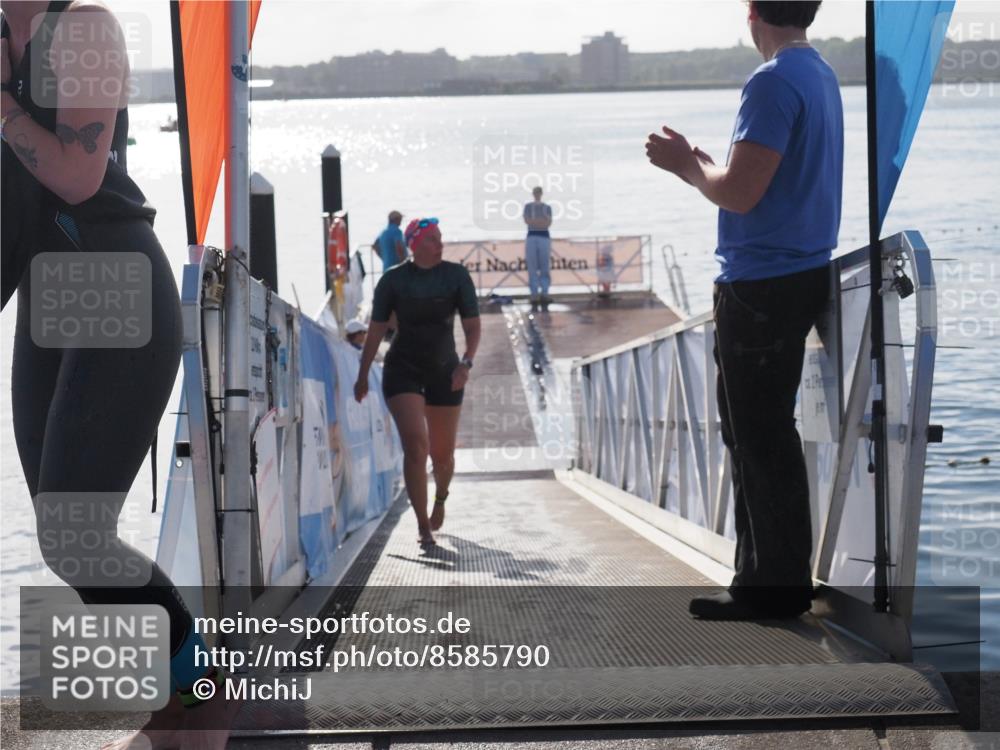 17.08.2025 - KN Förde Triathlon 2025 MichiJ http://msf.ph/oto/8585790 17.08.2025 09:25:21 Schwimmen 199, 248, 199 meine-sportfotos.de