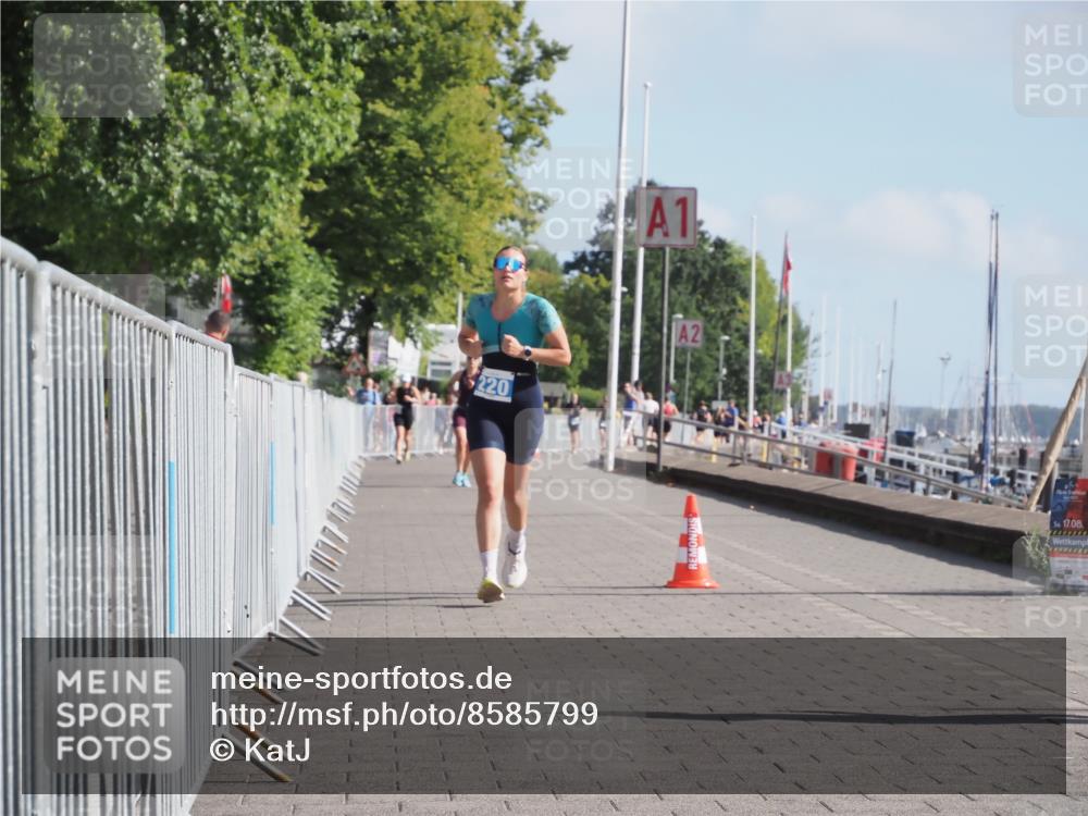 17.08.2025 - KN Förde Triathlon 2025 KatJ http://msf.ph/oto/8585799 17.08.2025 10:11:58 Laufen 220 meine-sportfotos.de
