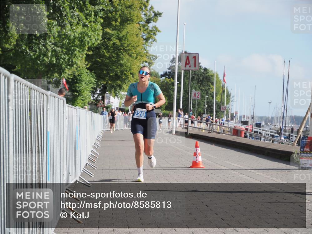 17.08.2025 - KN Förde Triathlon 2025 KatJ http://msf.ph/oto/8585813 17.08.2025 10:11:59 Laufen 220 meine-sportfotos.de
