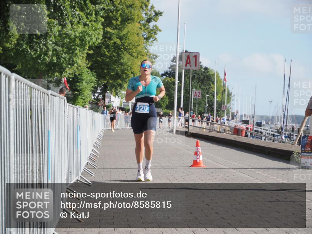 17.08.2025 - KN Förde Triathlon 2025 KatJ http://msf.ph/oto/8585815 17.08.2025 10:11:59 Laufen 220 meine-sportfotos.de