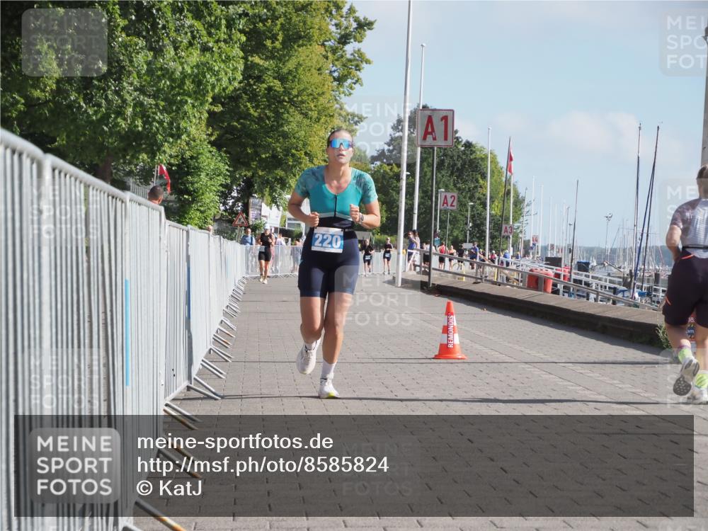 17.08.2025 - KN Förde Triathlon 2025 KatJ http://msf.ph/oto/8585824 17.08.2025 10:11:59 Laufen 220 meine-sportfotos.de