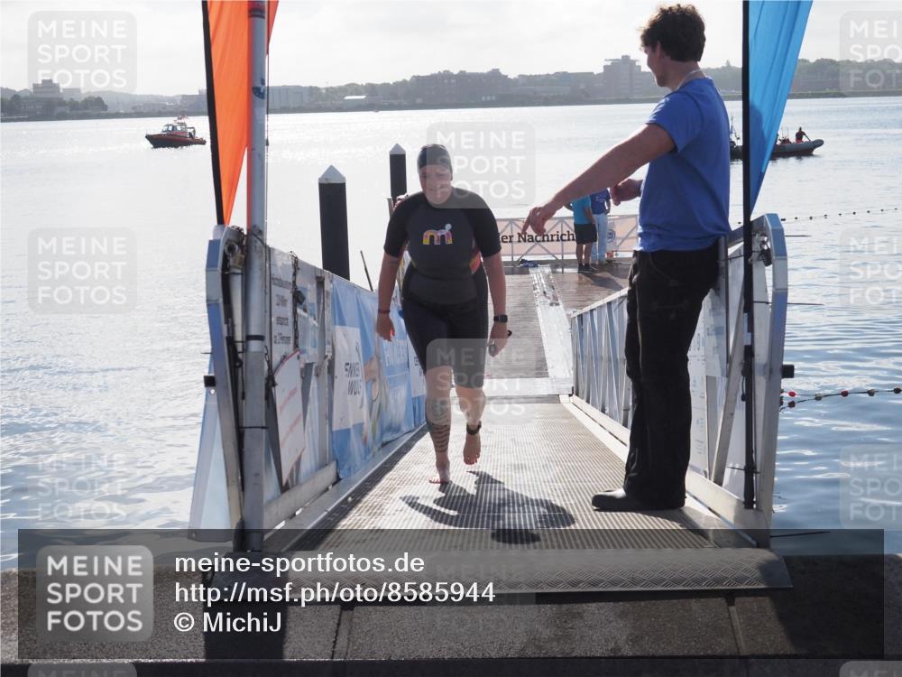 17.08.2025 - KN Förde Triathlon 2025 MichiJ http://msf.ph/oto/8585944 17.08.2025 09:27:15 Schwimmen 245 meine-sportfotos.de
