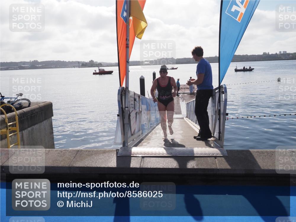 17.08.2025 - KN Förde Triathlon 2025 MichiJ http://msf.ph/oto/8586025 17.08.2025 09:28:40 Schwimmen 207, 207 meine-sportfotos.de